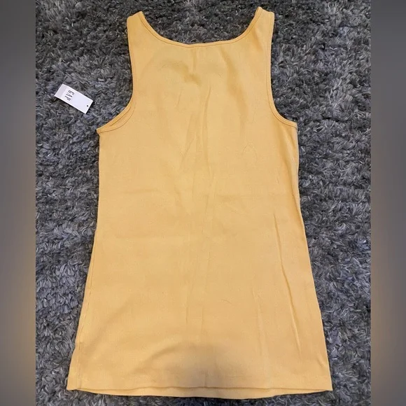 Gap women’s tank and drawstring shorts - Picture 3 of 5